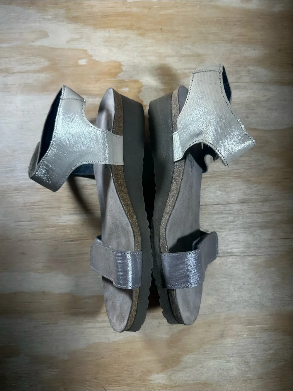 Naot alba sandals
